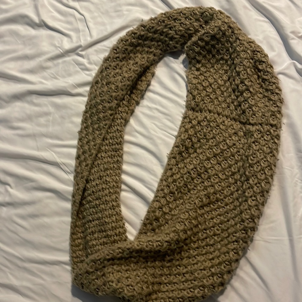 Knitted infinity scarf